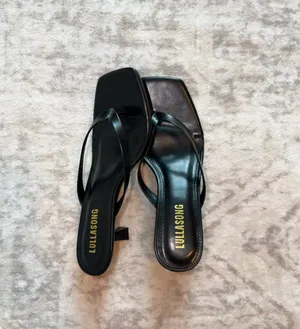 Black Square Toe Kitten Heel Flip Flops Size 6 thumbnail 3