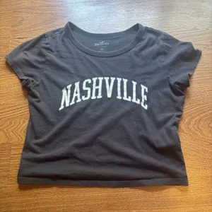Hollister Baby Tee Black Nashville thumbnail 1