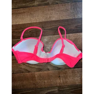 Old Navy Bright Neon Pink Strapless Convertible Push-Up Bra thumbnail 3