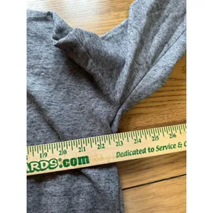 Athleta Long Sleeve Lightweight Weight Shirt Women Size Large Stretch Thumb Hole thumbnail 6
