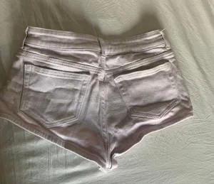 Hennes & Mauritz Low rise shorts thumbnail 3