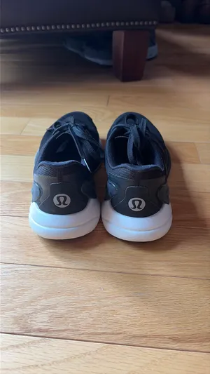 Lululemon Running Sneakers Black thumbnail 2