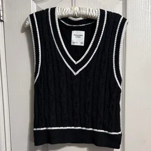 Abercrombie & Fitch Black Cable Knit Sweater Vest‎ Dark Academia Preppy Coquette thumbnail 2
