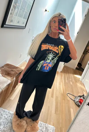 New York Knicks Champions Tee Shirt thumbnail 1