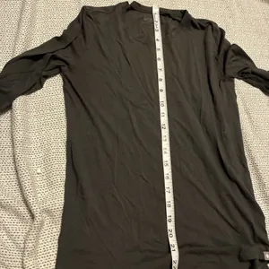 FIGS Super Soft Long Sleeve Crewneck – Black, XSmall, EUC thumbnail 7