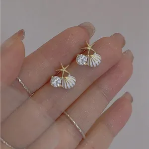 Starfish Shell Earrings Gold thumbnail 3