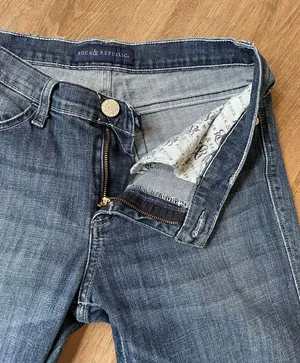 Rock & Republic jeans distressed fading medium wash denim women’s size 10M thumbnail 10