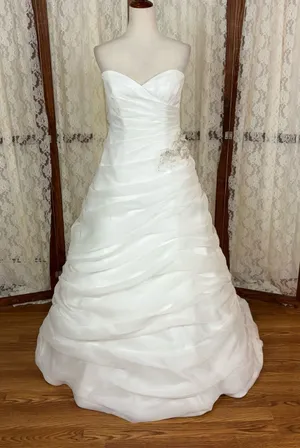 David's Bridal Gorgeous Galina Signature Strapless Organza Wedding Gown thumbnail 1