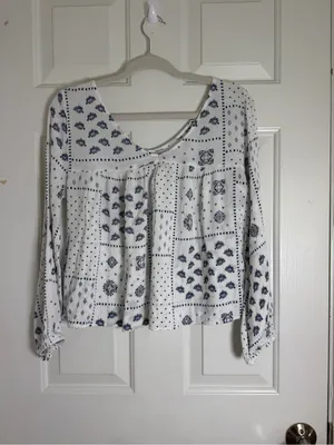 Abercrombie & Fitch White Peasant‎ Blouse with Navy Print thumbnail 3