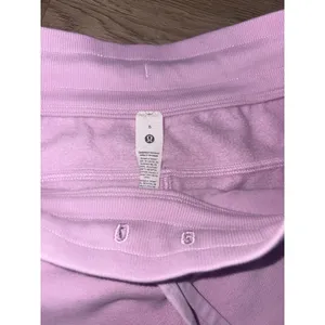 Lululemon Scuba High-Rise Shorts Pink Size 6 Drawstring Pockets Women thumbnail 2