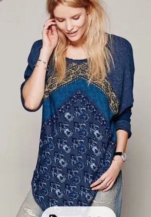 Free People blue oversized raw hem sweatshirt‎ XS thumbnail 1