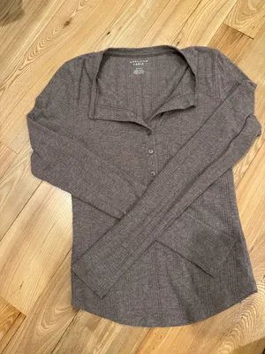 American Eagle Henley Long Sleeve thumbnail 1