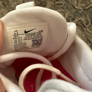Nike Air Max 270 React thumbnail 3
