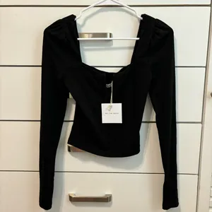 Revolve All The Ways Black Top NWT thumbnail 2