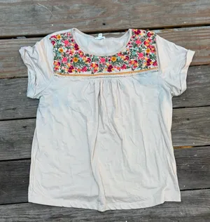 One World Embroidered Floral Top Size L thumbnail 1