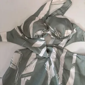 ELAMEF Sage Green Abstract Print Cutout Maxi Dress – Size M thumbnail 4