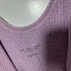 Out From Under Drew Tank Top Womens‎ L Purple Ribbed Cropped Scoop Neck Stretch thumbnail 4