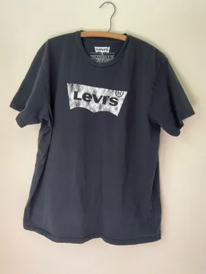 Levi’s T-Shirt Logo thumbnail 1