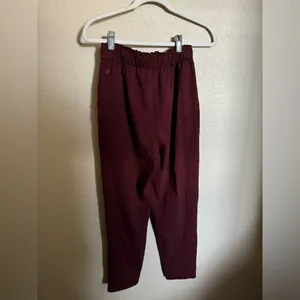 Lululemon Keep Moving‎ 7/8 Pant Size 4 in Red Cassis thumbnail 6