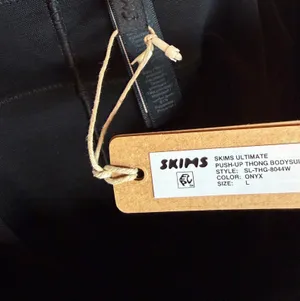 NWT Skims Ultimate Body Push-Up Thong Bodysuit thumbnail 5