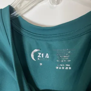 ZYIA Active cropped green athletic tank top size medium thumbnail 3