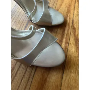 Anne Klein Gold Slingback Low Heel Dress Shoes Women’s Size 6 Classic thumbnail 2