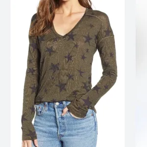 Rails Sami Drop Shoulder V-neck Linen Blend long sleeve Tee In Sage Black Stars thumbnail 6