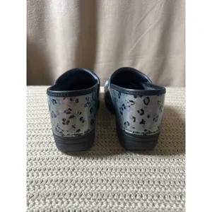 Dansko XP 2.0 Silver Leopard Metallic Patent Leather Clogs Shoes Womens 38 thumbnail 4