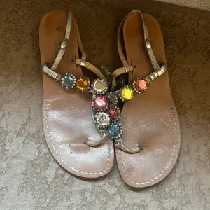 Capri Sandals Size 10 thumbnail 2