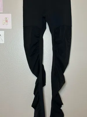 Alo yoga Pilates mesh leggings black quietluxury trendy influencer casual medium thumbnail 3