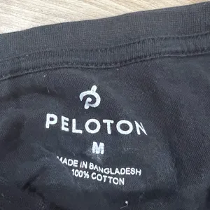 Peloton Black Century Club 100 Short Sleeve Tee Shirt Women’s Medium thumbnail 3