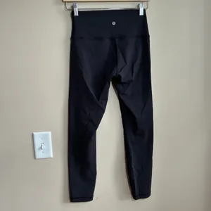 Lululemon black leggings athletic casual 23 inch inseam women's size 6 workout thumbnail 5