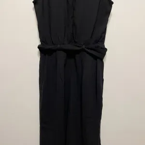 Abercrombie & Fitch Black V- Neck Sleeveless Jumpsuit thumbnail 4