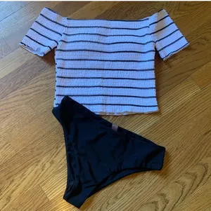 NWOT striped short sleeve off the shoulders Bikini set size M thumbnail 8