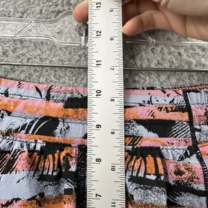 Lululemon Hotty Hot Shorts‎ Low Rise 4" Inversion Multi Black Athletic Women's 4 thumbnail 8