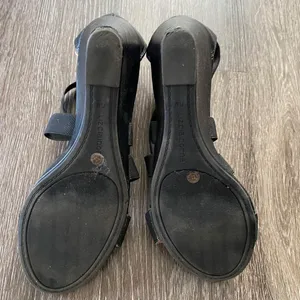 Liz Claiborne Black Elastic Strap Wedges Women's Size 7.5 thumbnail 6