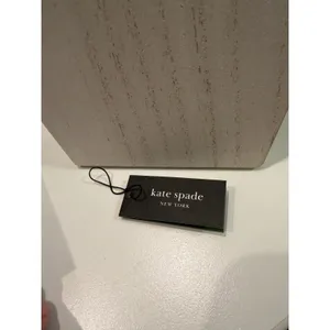 Kate Spade New York Gold Tone Flower Pearl Pendant Necklace‎ thumbnail 3