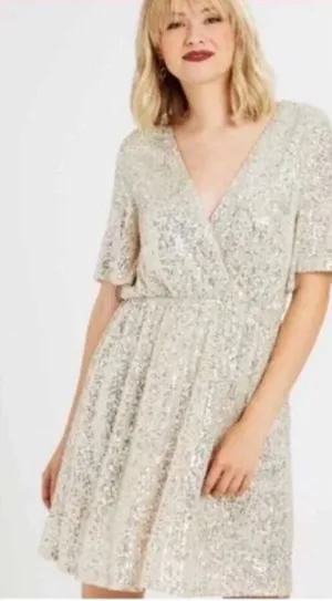 Altar’d’ State NWT Gold Mesh Sequin V-Neck Lined Bridesmaid Mini Dress Medium thumbnail 1