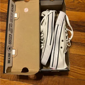 Converse Classic White Canvas Sneakers thumbnail 5