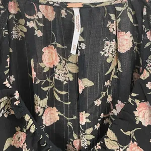 Free People Ruched V-neck Floral crop top black xs thumbnail 2