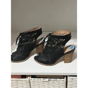 Restricted high heel black cut out shoes size 6.5‎ thumbnail 3