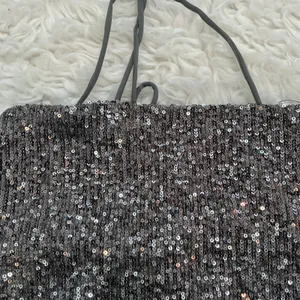 Molly Green Sparkle Crop Top Womens Medium Silver New Sequin Halter Tie Back‎ thumbnail 2