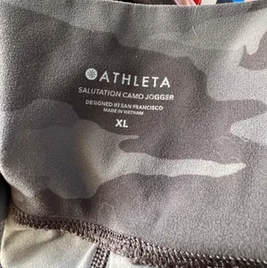 Athleta Salutation Camo Joggers thumbnail 3