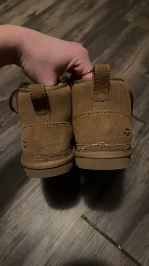 Ugg boots thumbnail 4