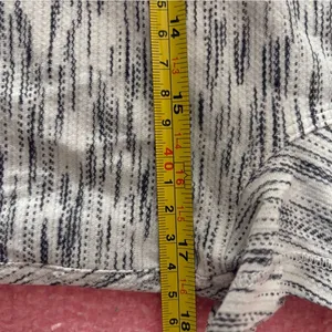 Lululemon Heathered Gray Top‎ Size Est. 10 EUC thumbnail 4