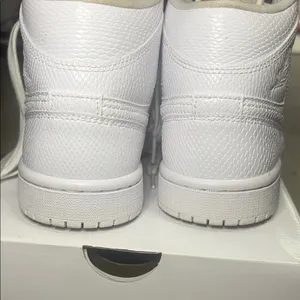 Jordan White snake skin High-Top Sneakers thumbnail 4