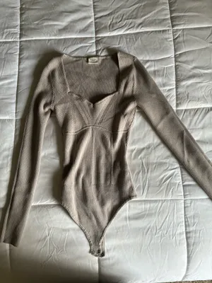Abercrombie taupe sweetheart sweater bodysuit thumbnail 3