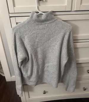 Abercrombie Sweater thumbnail 3