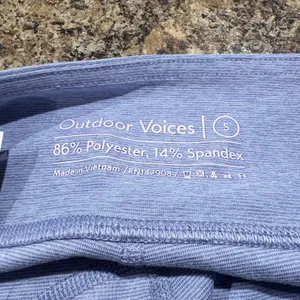 NWT Outdoor Voices Leggings 3/4 Warmup Athleisure Yoga Streetwear Lilac Small thumbnail 3