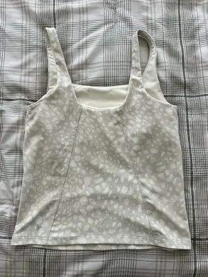 Old Navy Active Tank thumbnail 2